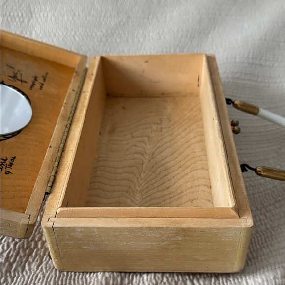 Enid Collin’s “People’s Choice” Embelished Box Bag - Picture 5 of 13